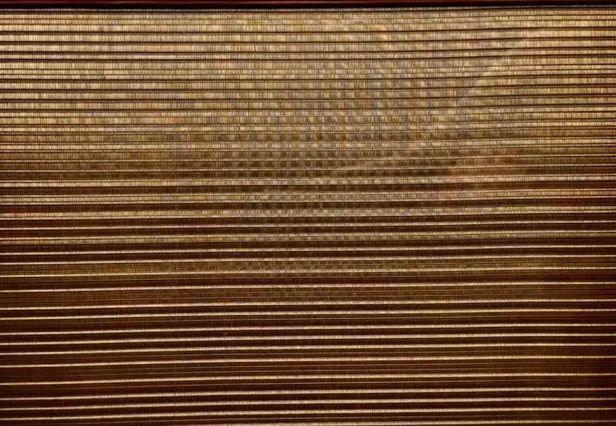 SG-LG-037 laminated glass metal mesh pattern sample