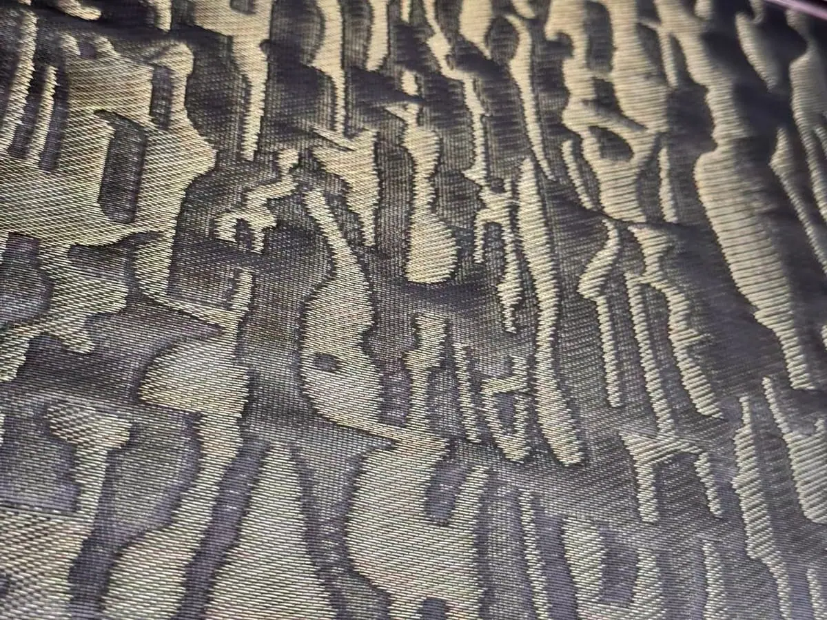 SG-LG-043 laminated glass metal mesh pattern sample