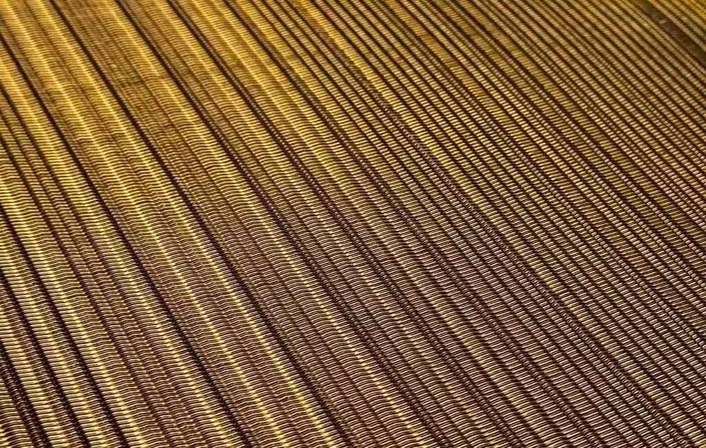 SG-LG-057 laminated glass metal mesh pattern sample