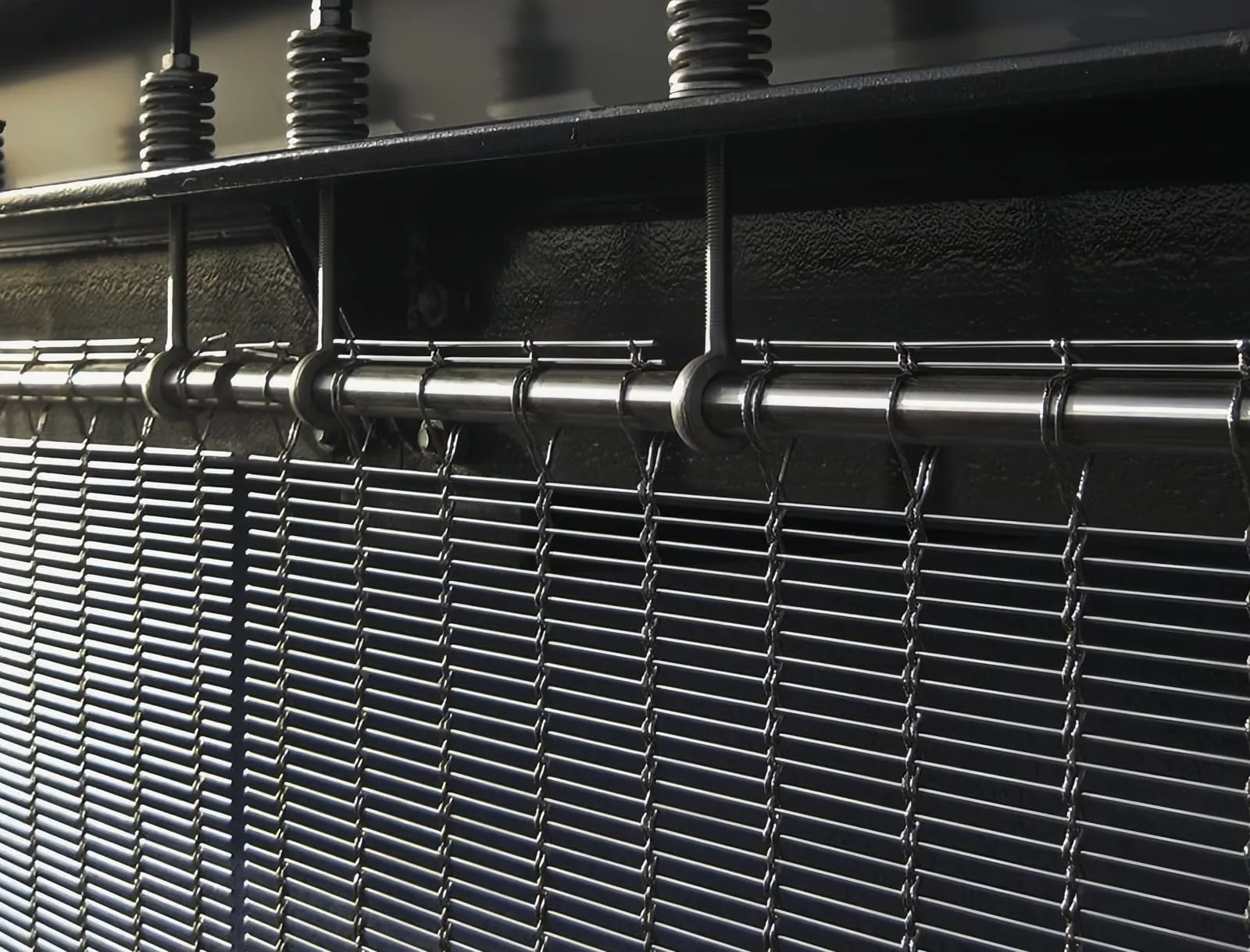 Cable rod mesh facade tension direction reference